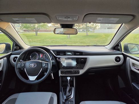 Used 2017 Toyota Corolla LE w/ Carpet Mat Package (TMS) image 4