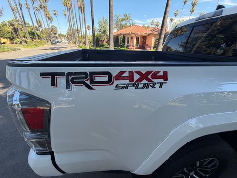 Used 2020 Toyota Tacoma 4x4 Double Cab image 6