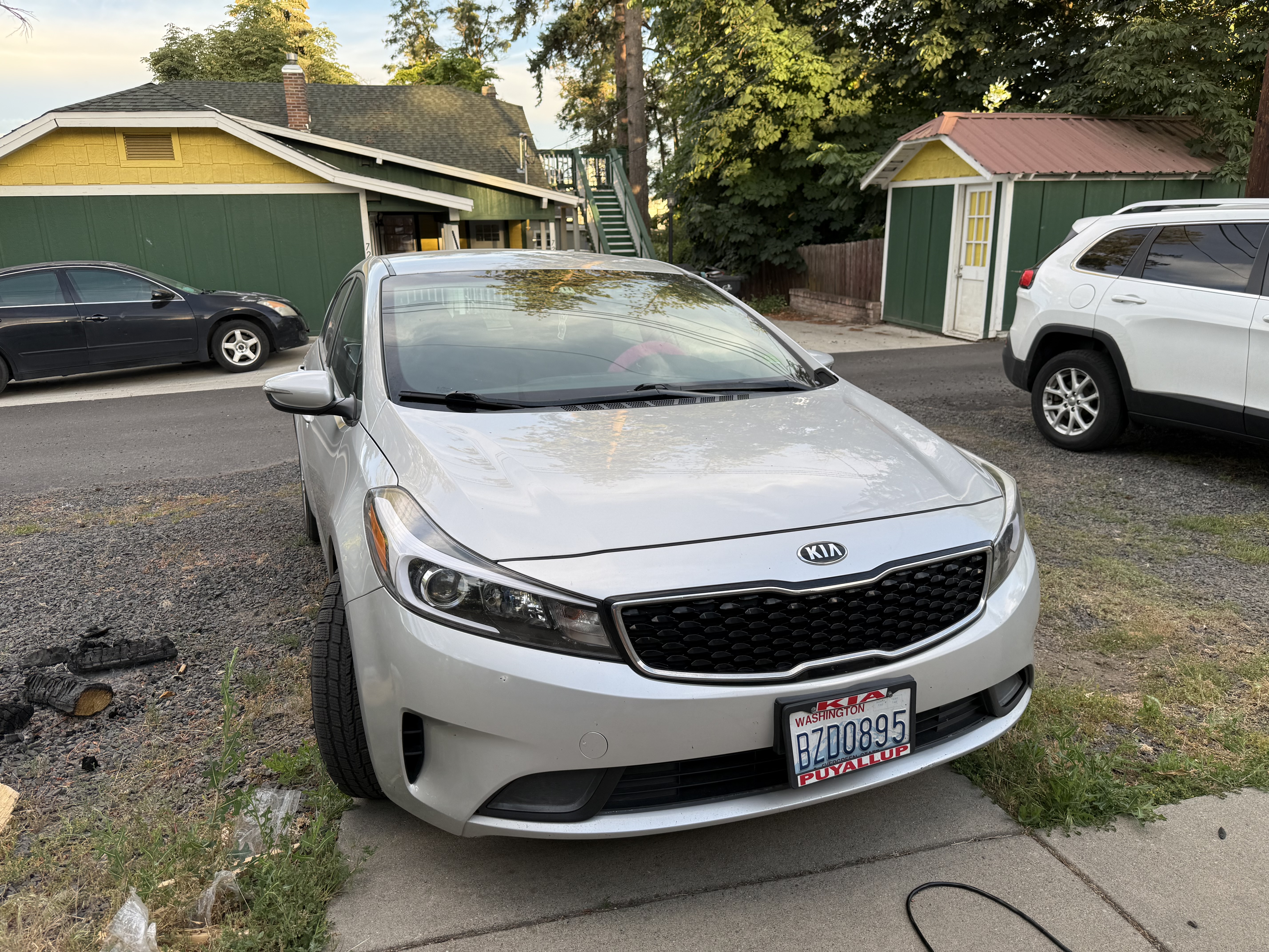 Used 2017 Kia Forte LX FWD image 1