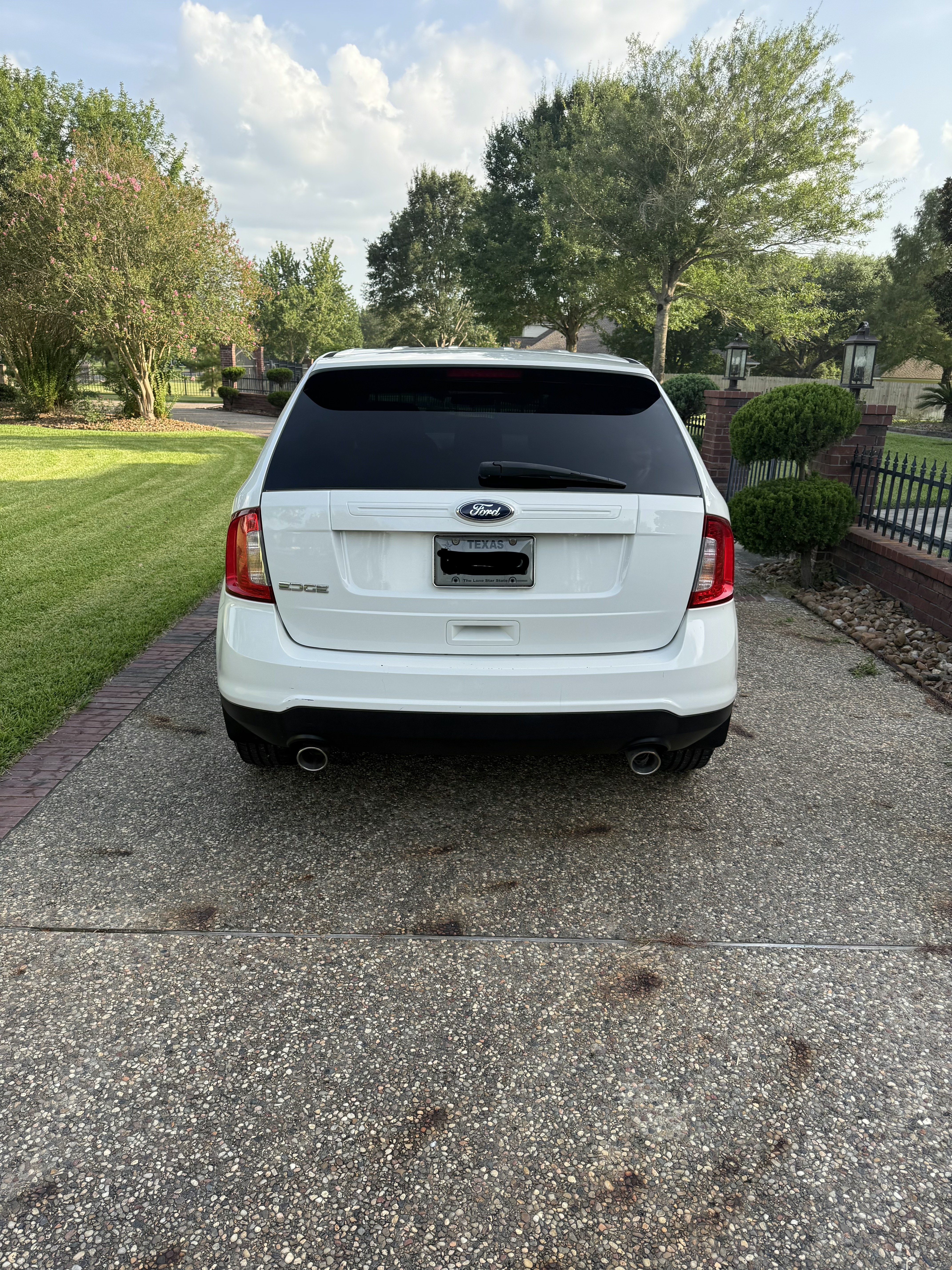 Used 2013 Ford Edge SE FWD image 2
