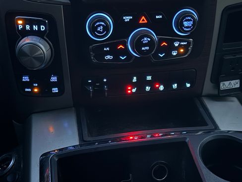 Used 2014 RAM 1500 Laramie w/ Convenience Group image 13