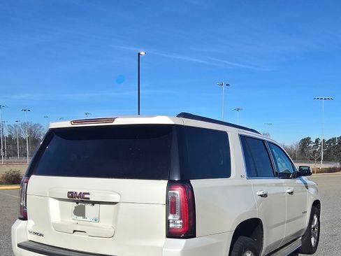 Used 2015 GMC Yukon SLT w/ Open Road Package image 19