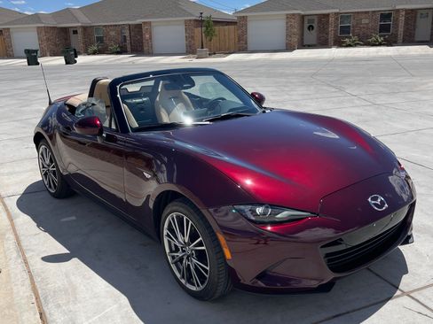 Used 2025 MAZDA MX-5 Miata w/ Weather Package RWD image 4