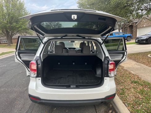 Used 2017 Subaru Forester 2.5i w/ Alloy Wheel Package AWD/4WD image 8