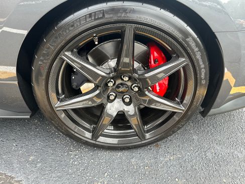 Used 2021 Ford Mustang Shelby GT500 w/ Carbon Fiber Track Pack image 5