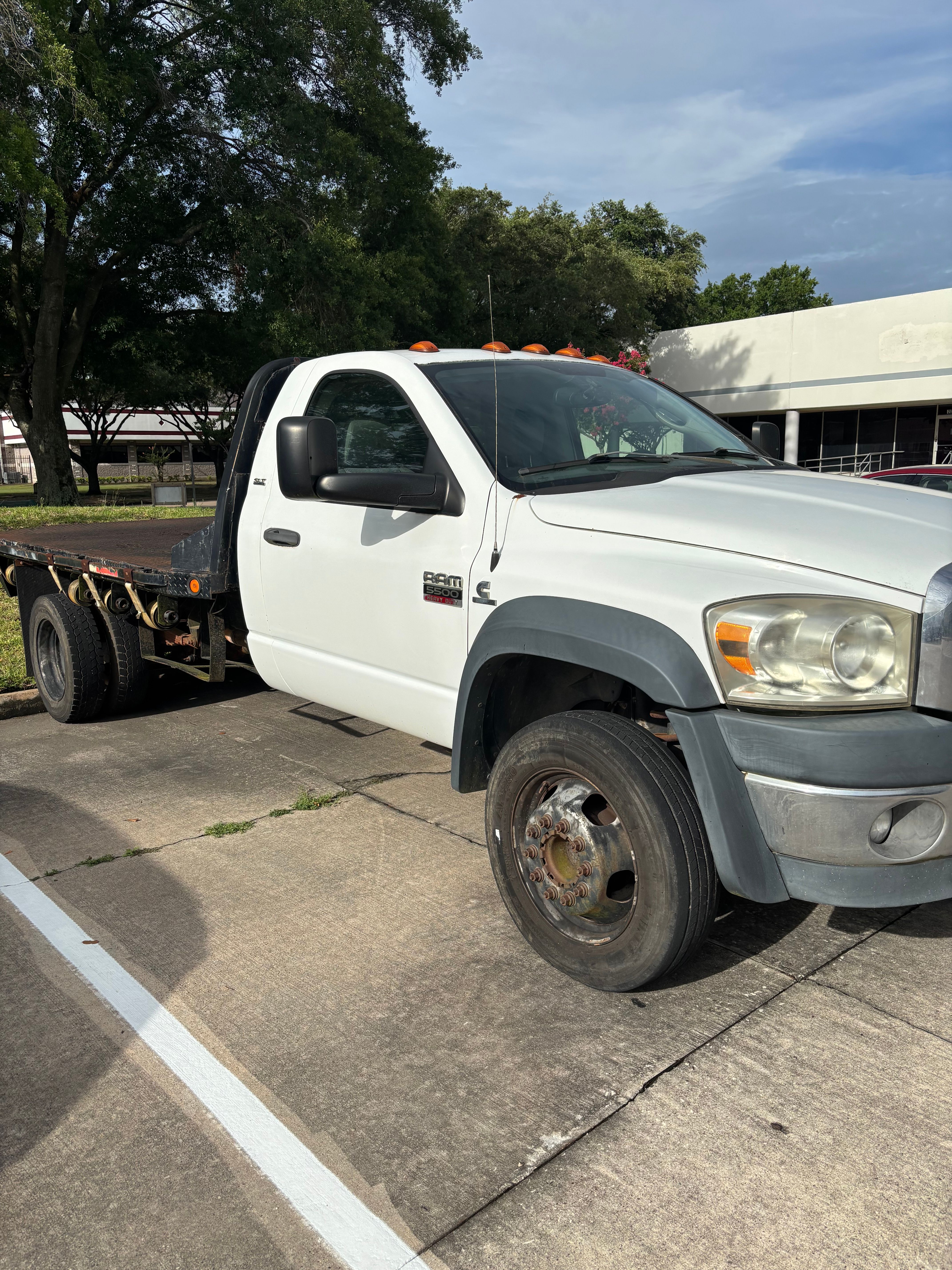 Used 2008 Dodge Ram 5500 Truck 2WD Regular Cab w/ 2GG SLT Cpos Pkg image 1