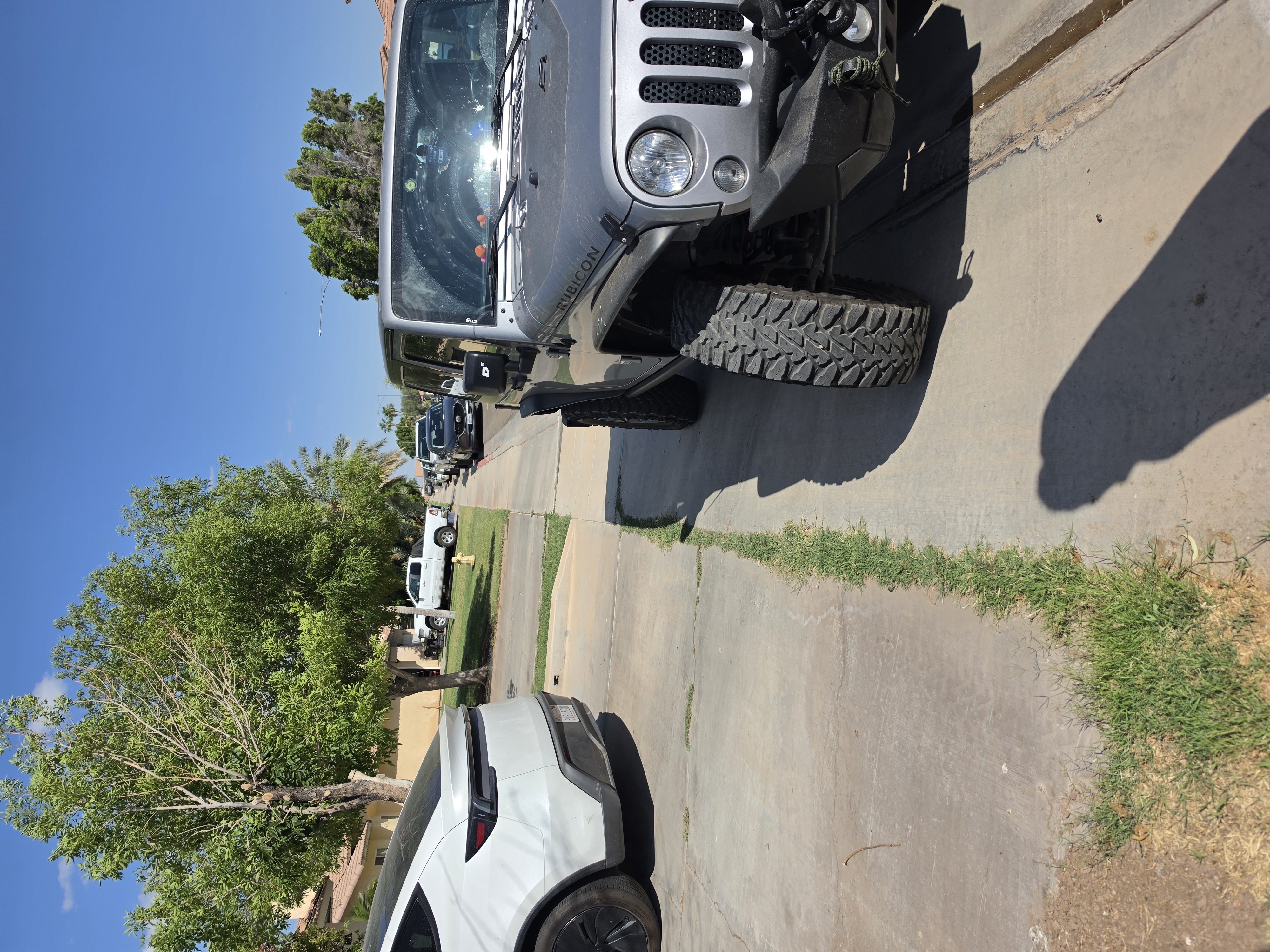 Used 2015 Jeep Wrangler Rubicon w/ Power Convenience Group AWD/4WD image 2