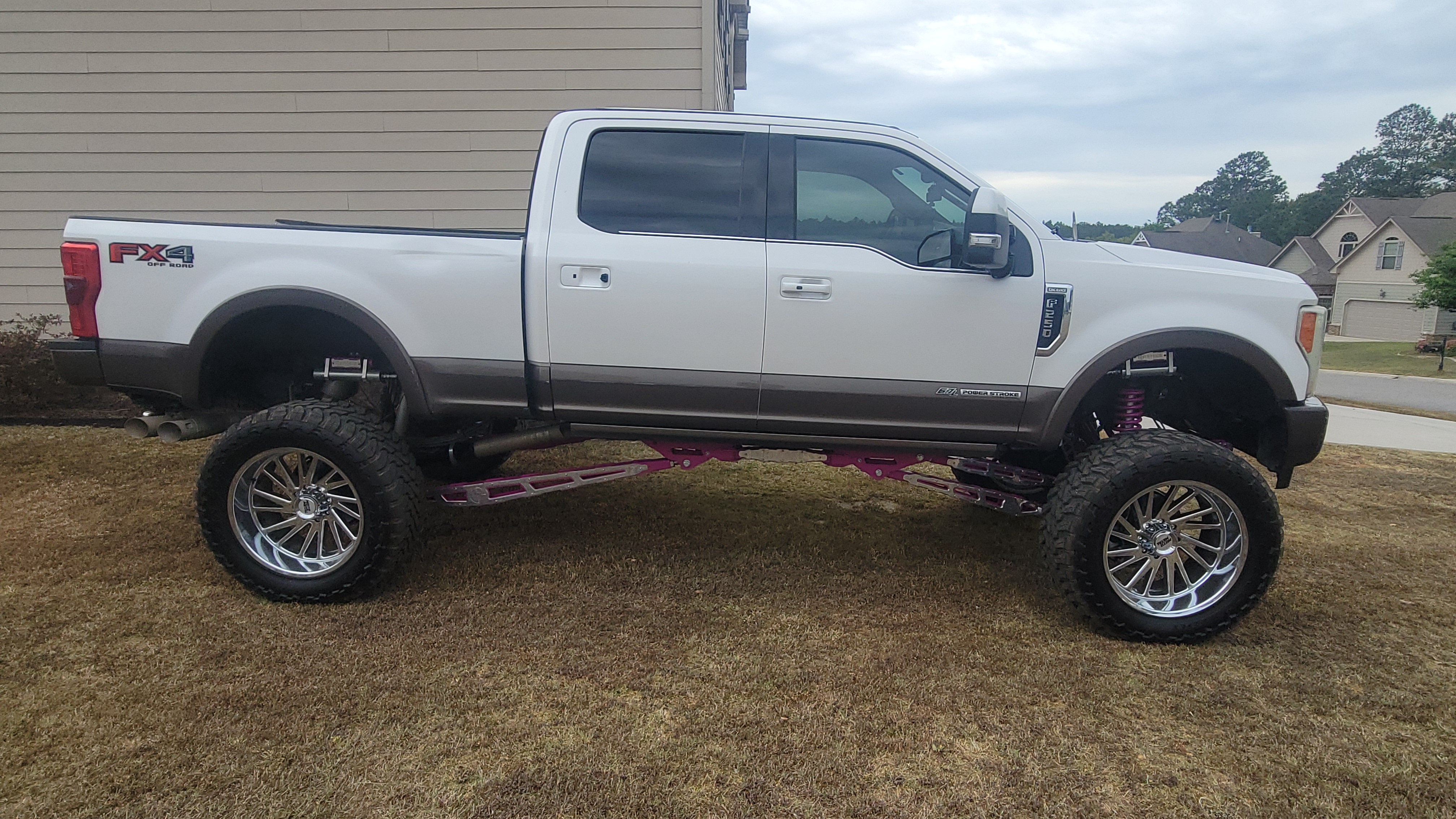Used 2017 Ford F250 4x4 Crew Cab Super Duty image 11