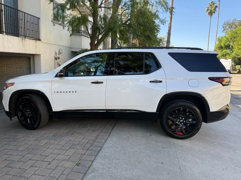 Used 2021 Chevrolet Traverse Premier w/ Redline Edition image 2