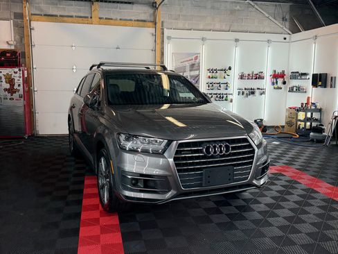 Used 2017 Audi Q7 3.0T Premium Plus w/ Premium Plus Package AWD/4WD image 12