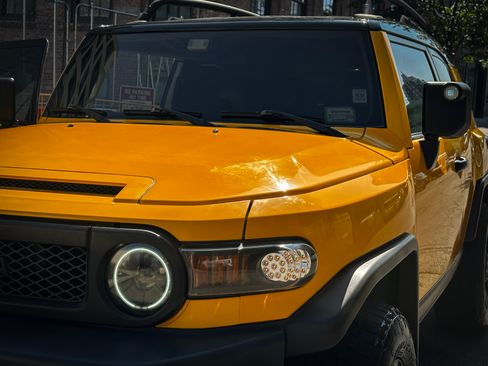 Used 2009 Toyota FJ Cruiser 2WD image 12