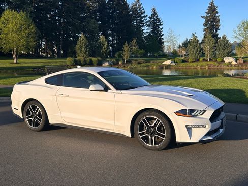 Used 2021 Ford Mustang Premium RWD image 13