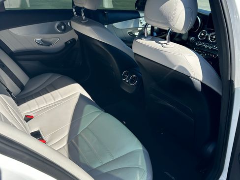 Used 2018 Mercedes-Benz C 300 4MATIC Sedan image 23