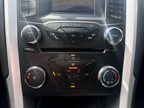 Used 2016 Ford Fusion SE image 17