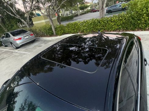 Used 2012 Hyundai Genesis 3.8 w/ Premium Pkg image 4