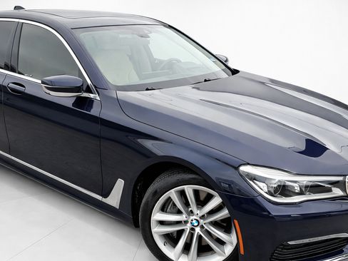 Used 2019 BMW 750i xDrive image 8