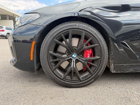 Used 2022 BMW M550i xDrive w/ Dynamic Handling Package AWD/4WD image 13