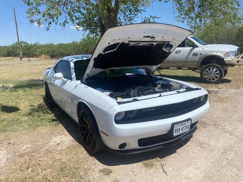 Used 2019 Dodge Challenger R/T Scat Pack w/ Dynamics Package RWD image 4