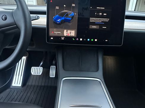 Used 2023 Tesla Model Y Performance AWD/4WD image 12