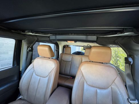 Used 2013 Jeep Wrangler Sahara image 10