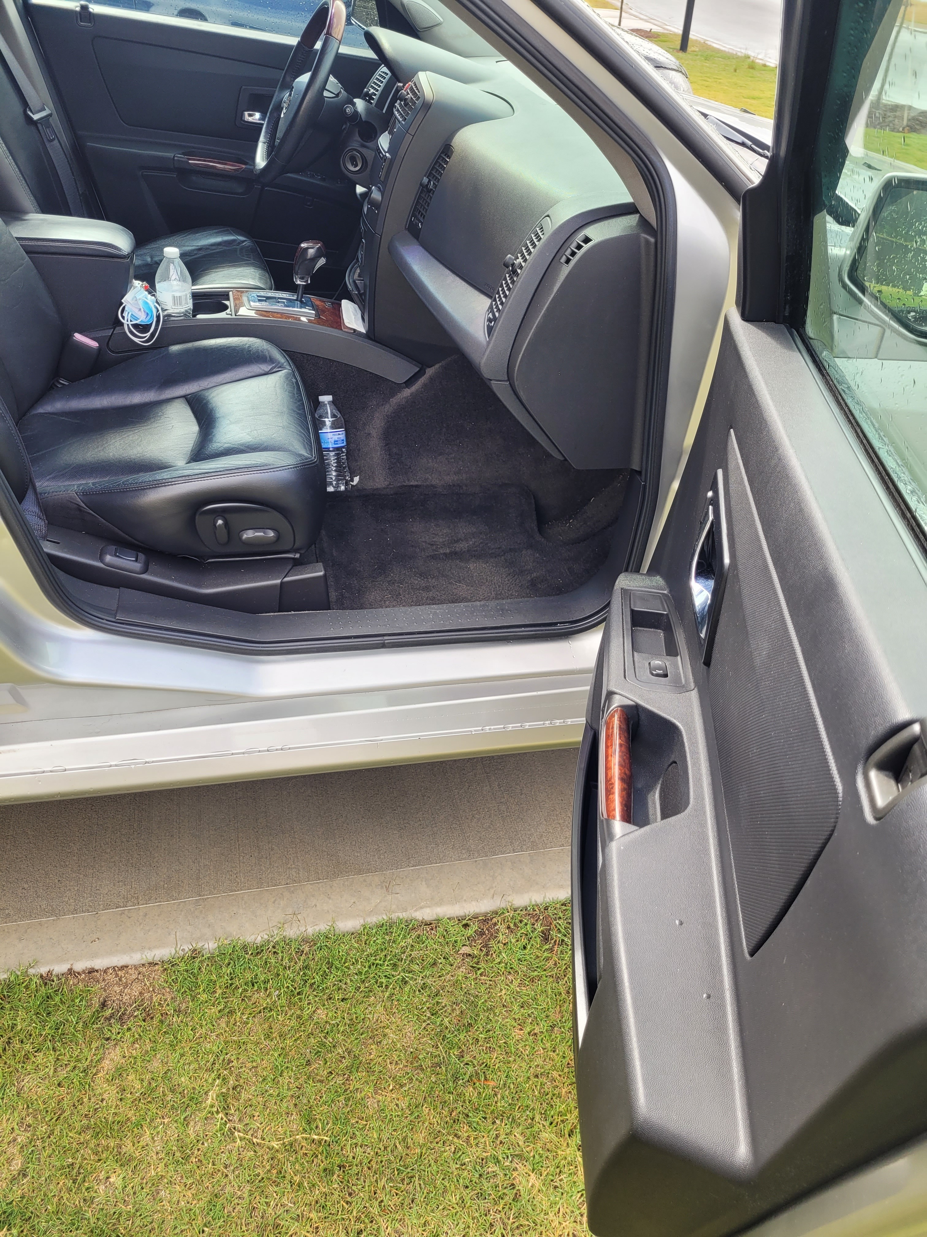 Used 2004 Cadillac SRX w/ Preferred Equipment Group AWD/4WD image 15