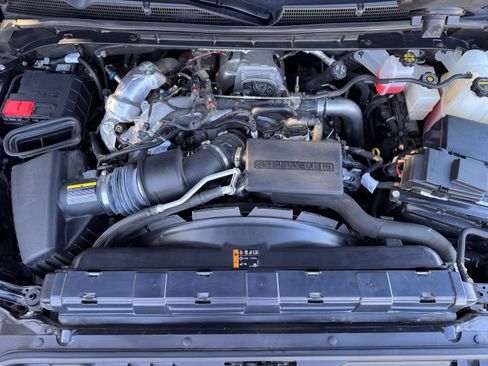 Used 2024 GMC Sierra 3500 Denali Ultimate image 9