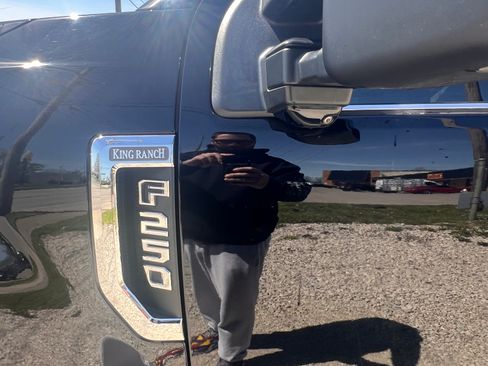 Used 2017 Ford F250 King Ranch w/ King Ranch Ultimate Package image 8