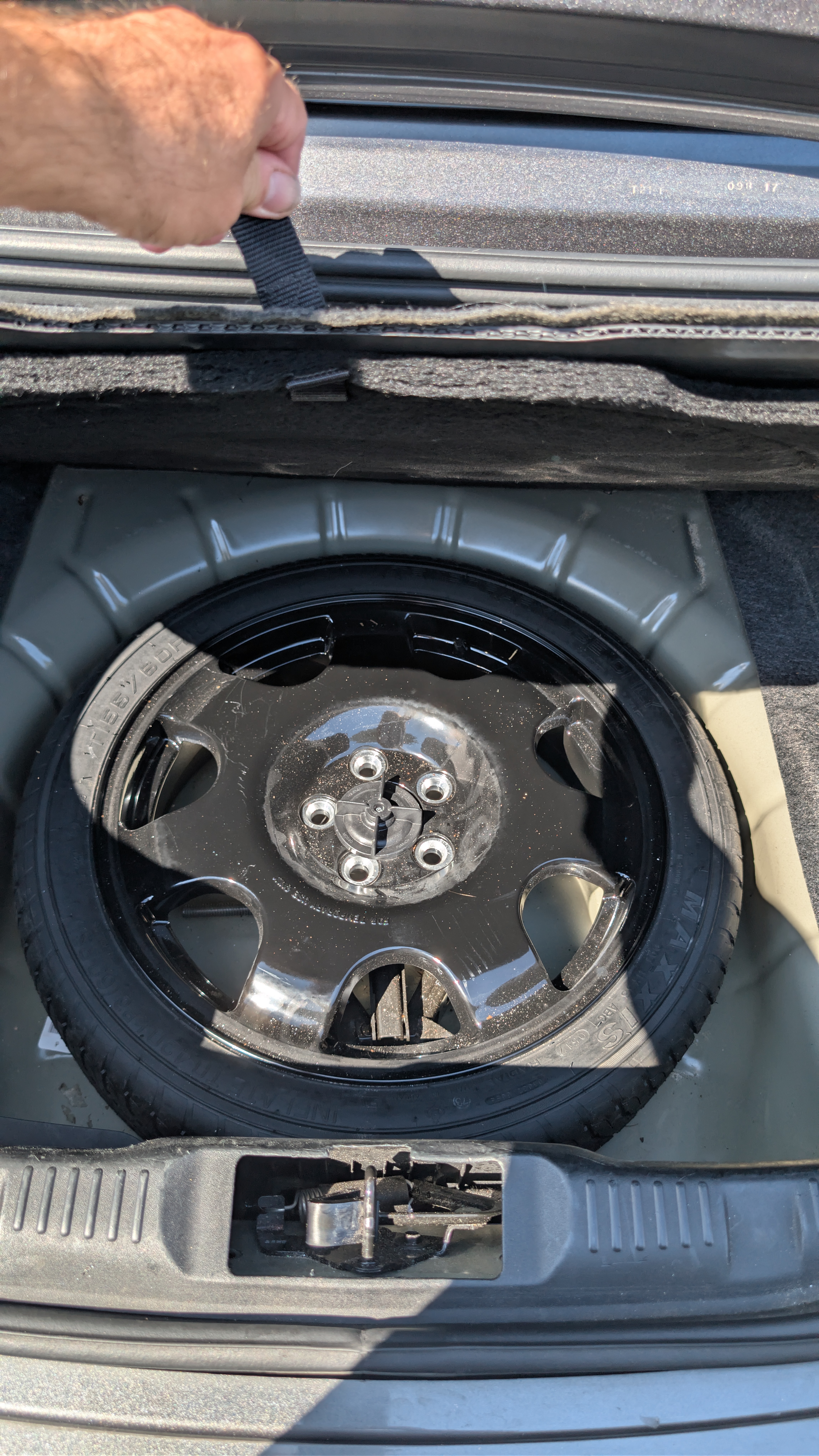Used 2017 Ford Mustang Premium RWD image 9