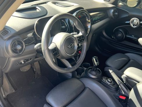 Used 2023 MINI Cooper 2-Door Hardtop image 5