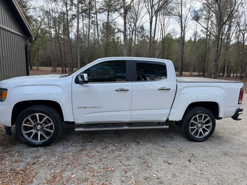 Used 2021 GMC Canyon Denali image 1