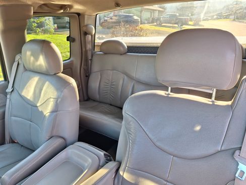 Used 2000 Chevrolet Silverado 2500 LS image 14