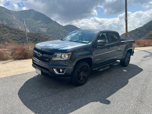 Used 2017 Chevrolet Colorado Z71 image 2
