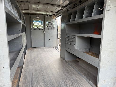 Used 2003 Chevrolet Express 3500 Extended Van 3D image 18