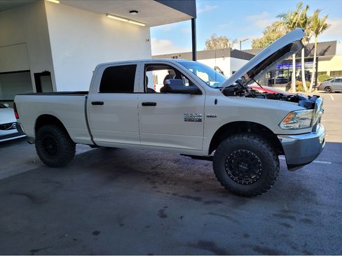 Used 2018 RAM 2500 Tradesman w/ Chrome Appearance Group image 6