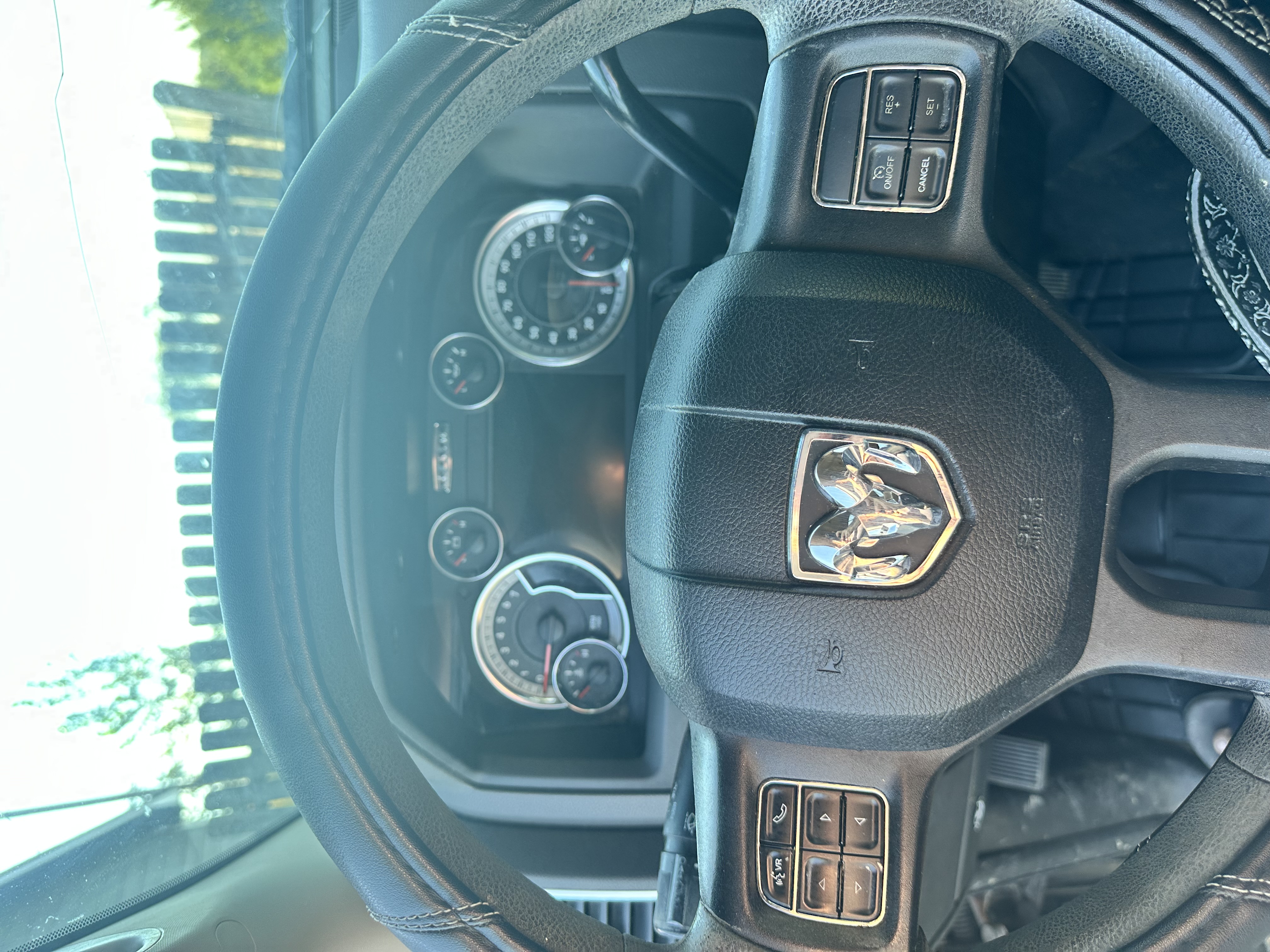 Used 2013 RAM 1500 Classic SLT w/ Premium Display Pkg RWD image 6