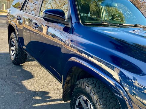 Used 2019 Toyota 4Runner 4WD image 2