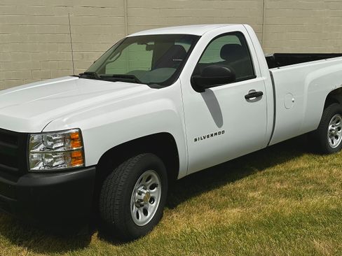 Used 2012 Chevrolet Silverado 1500 W/T image 1