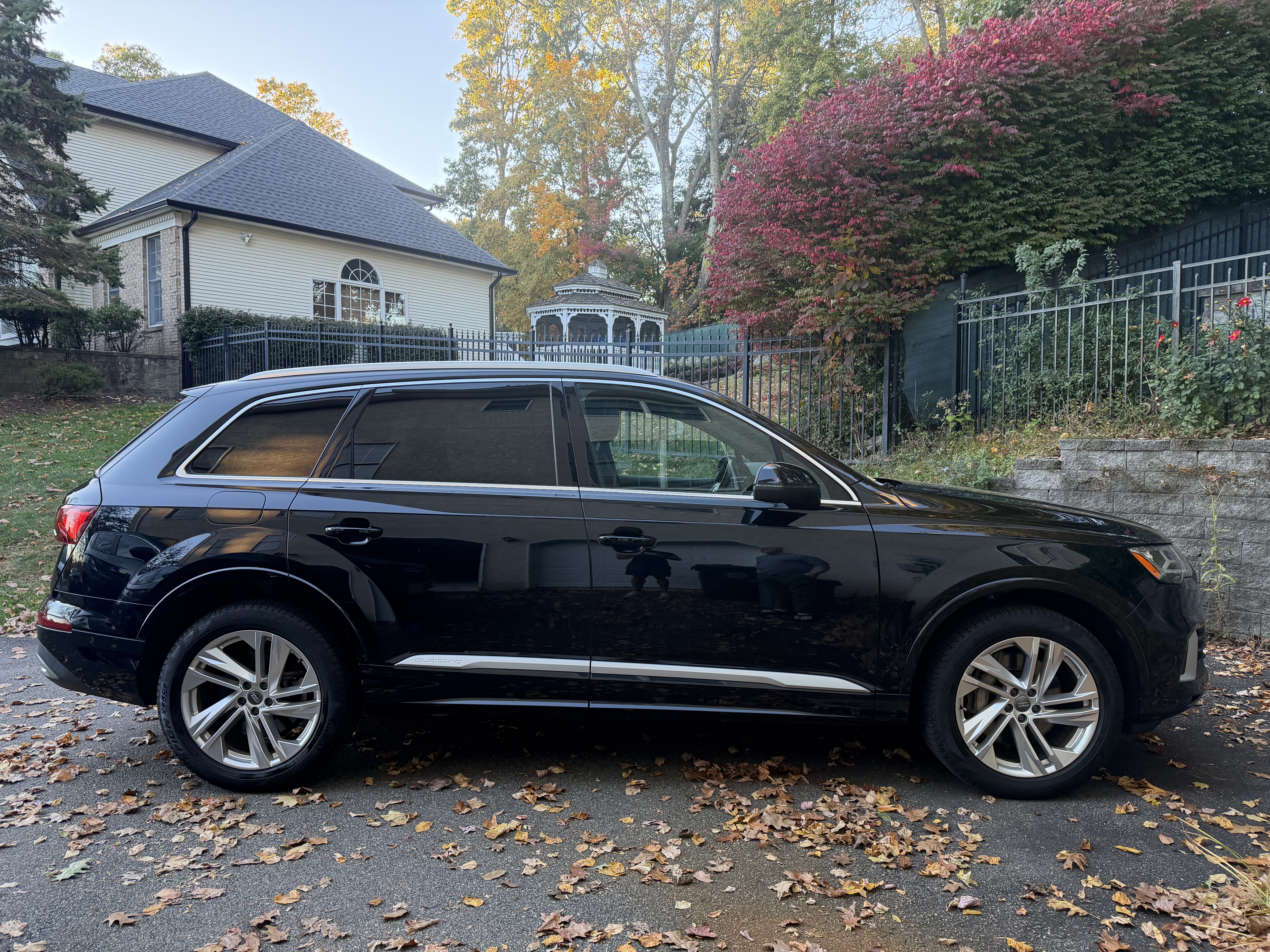 Used 2020 Audi Q7 3.0T Premium Plus w/ Premium Plus Package AWD/4WD image 2