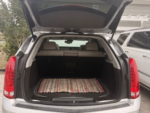 Used 2014 Cadillac SRX Luxury w/ Driver Awareness Package FWD image 5