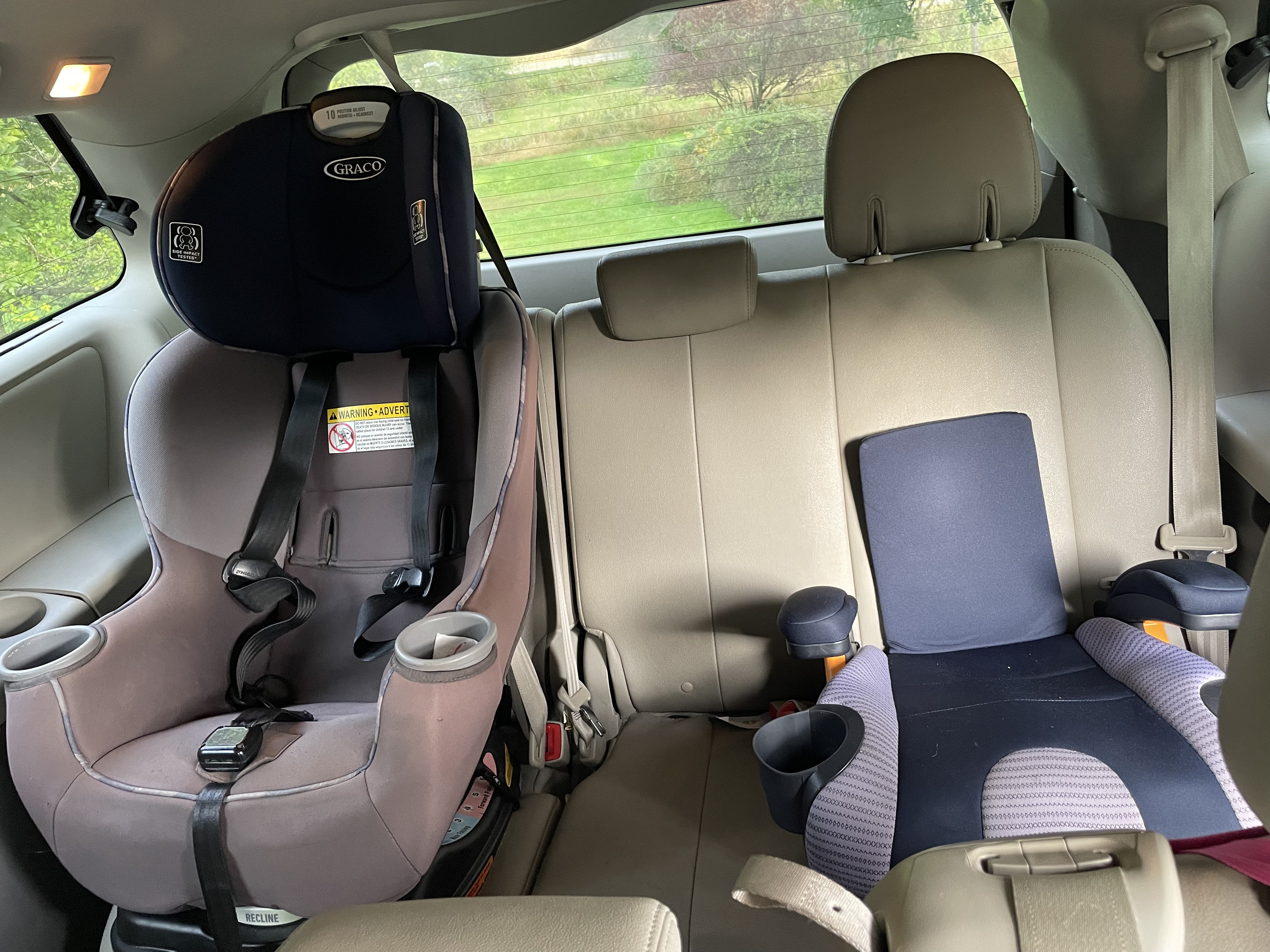 Used 2015 Toyota Sienna XLE w/ XLE Navigation Package FWD image 11