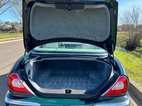 Used 2004 Jaguar XJ8 image 8