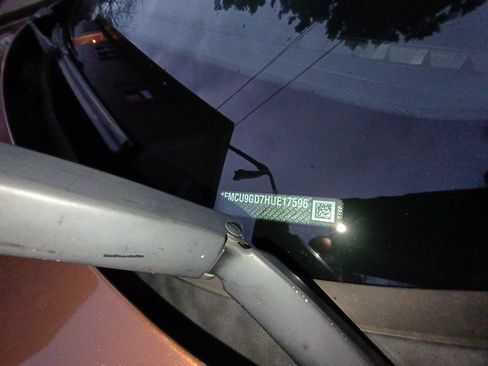 Used 2017 Ford Escape SE image 12