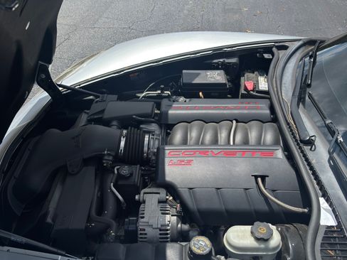 Used 2012 Chevrolet Corvette Coupe w/ Roof Package RWD image 3