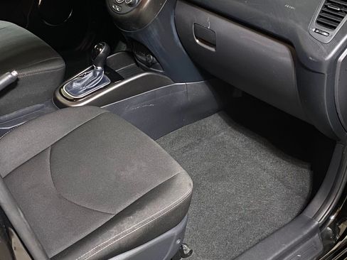 Used 2012 Kia Soul + image 14