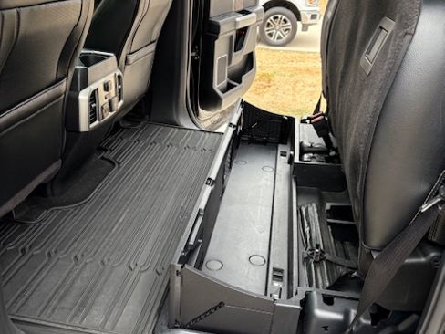 Used 2018 Ford F250 Lariat w/ Lariat Ultimate Package image 16