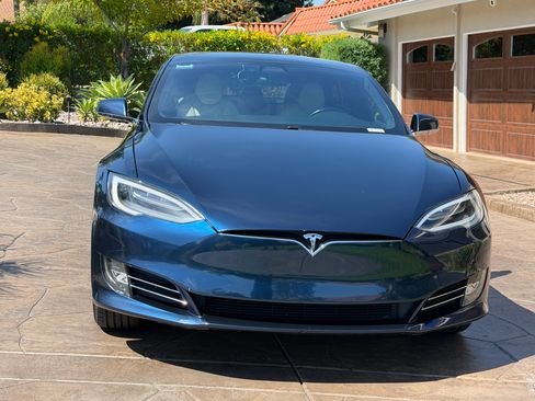 Used 2021 Tesla Model S Long Range Plus AWD/4WD image 2