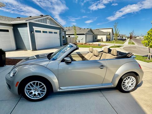 Used 2013 Volkswagen Beetle 2.5 FWD image 8
