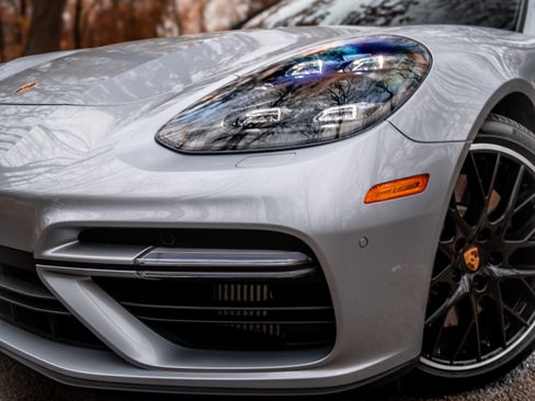 Used 2017 Porsche Panamera Turbo image 6