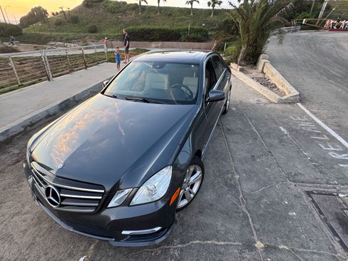 Used 2013 Mercedes-Benz E 350 4MATIC Sedan image 2
