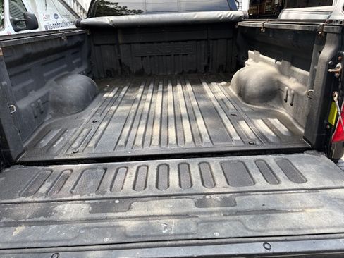 Used 2018 Toyota Tundra SR5 image 16